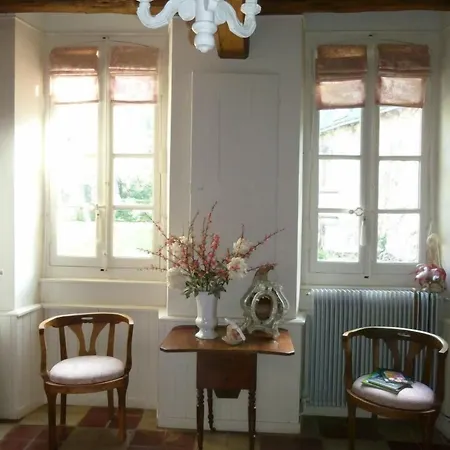 לינה וארוחת בוקר Manoir De Boisairault