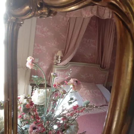 Manoir De Boisairault Bed and breakfast