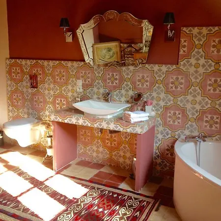 Manoir De Boisairault Bed and breakfast
